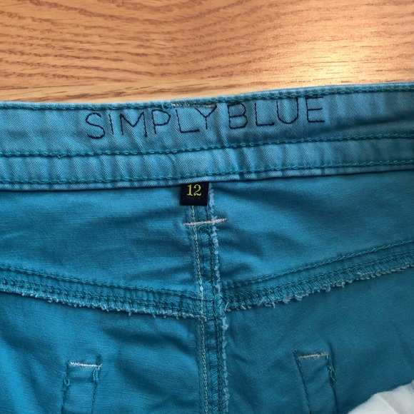 Shorts - Picture 3 of 3